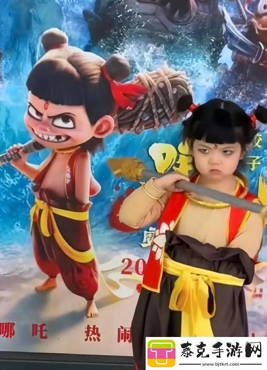 起猛了！妈妈将女儿扮成哪吒去看电影